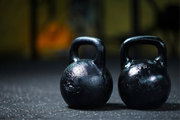 6 Full Body Kettlebell Workout Routines That Tighten and Tone